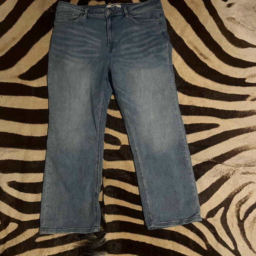 Mica  Cropped Mid Blue Jeans